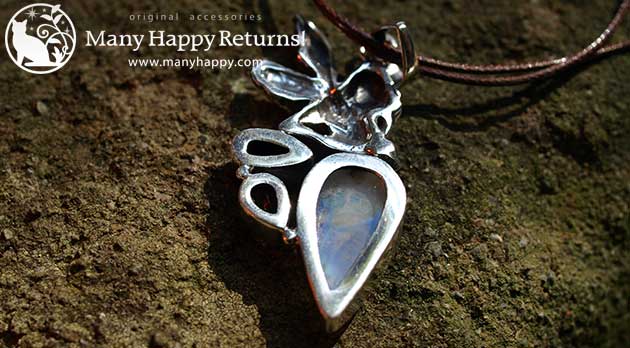 �p���[�X�g�[���l�b�N���X