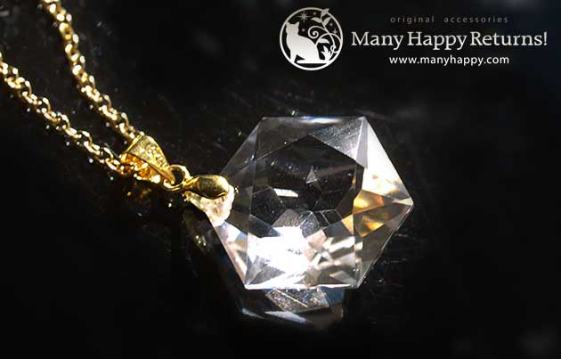 �p���[�X�g�[���l�b�N���X