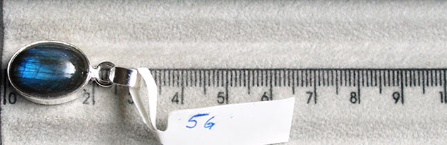 �p���[�X�g�[���y���_���g�g�b�v