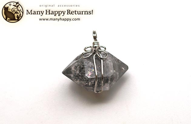 �p���[�X�g�[���l�b�N���X