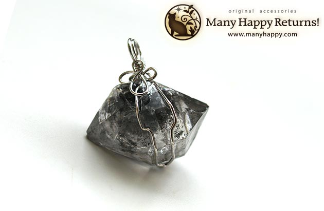 �p���[�X�g�[���l�b�N���X