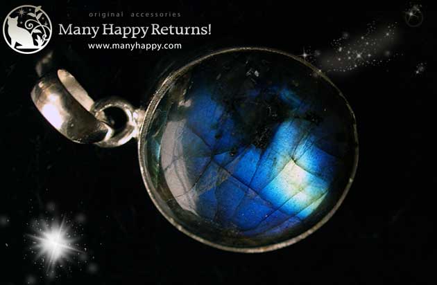 �p���[�X�g�[���l�b�N���X