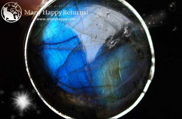 �p���[�X�g�[���l�b�N���X