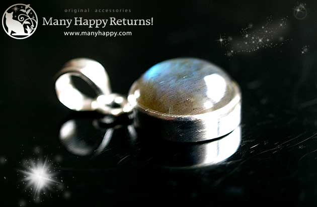 �p���[�X�g�[���l�b�N���X