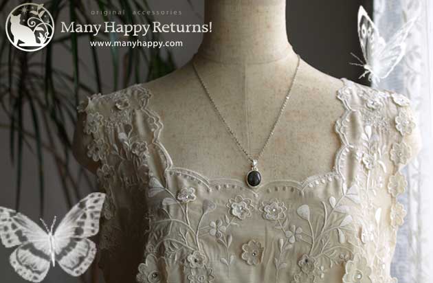 �p���[�X�g�[���l�b�N���X