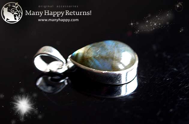 �p���[�X�g�[���l�b�N���X