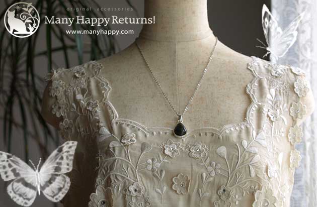 �p���[�X�g�[���l�b�N���X