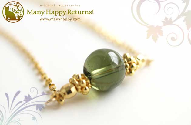 �p���[�X�g�[���l�b�N���X