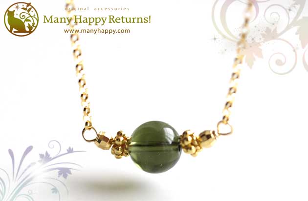 �p���[�X�g�[���l�b�N���X