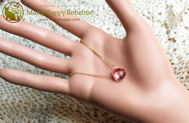 �p���[�X�g�[���l�b�N���X