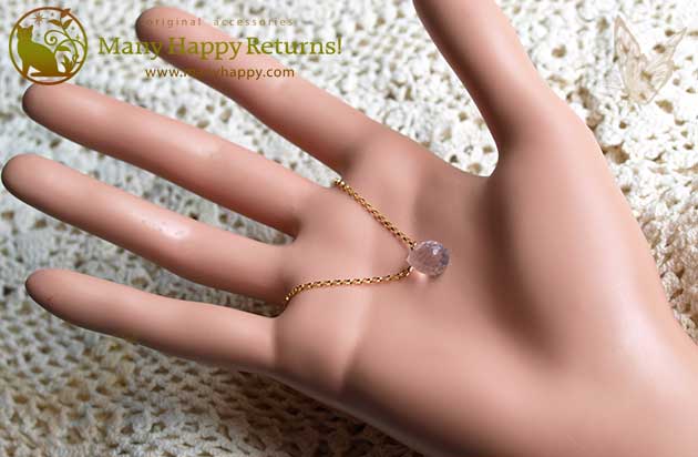 �p���[�X�g�[���l�b�N���X