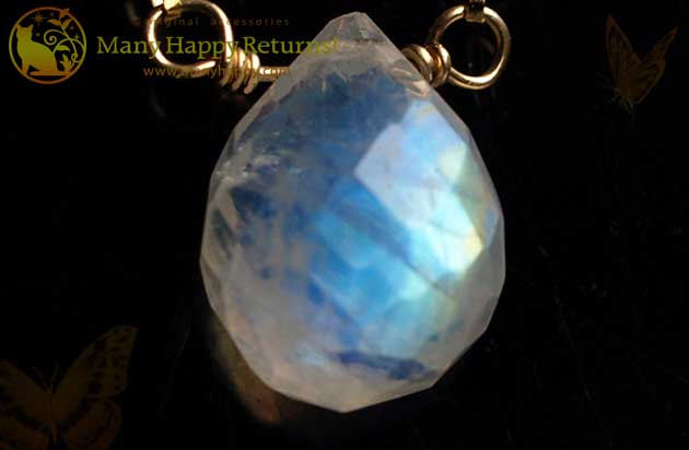 �p���[�X�g�[���l�b�N���X