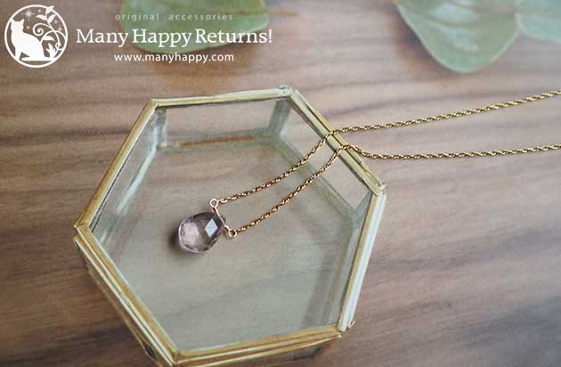 �p���[�X�g�[���l�b�N���X