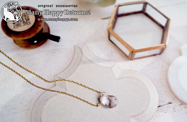 �p���[�X�g�[���l�b�N���X