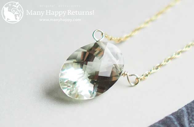 �p���[�X�g�[���l�b�N���X