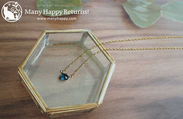 �p���[�X�g�[���l�b�N���X