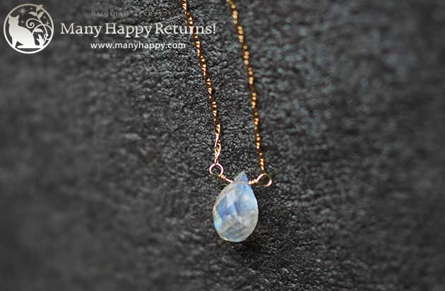 �p���[�X�g�[���l�b�N���X