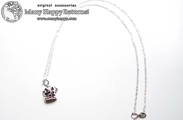 �p���[�X�g�[���l�b�N���X