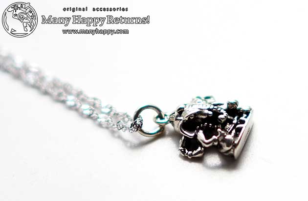 �p���[�X�g�[���y���_���g�g�b�v