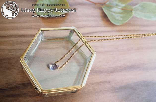 �p���[�X�g�[���l�b�N���X