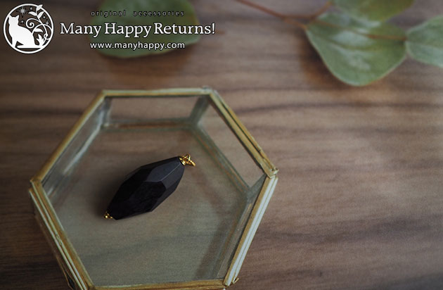 �p���[�X�g�[���l�b�N���X