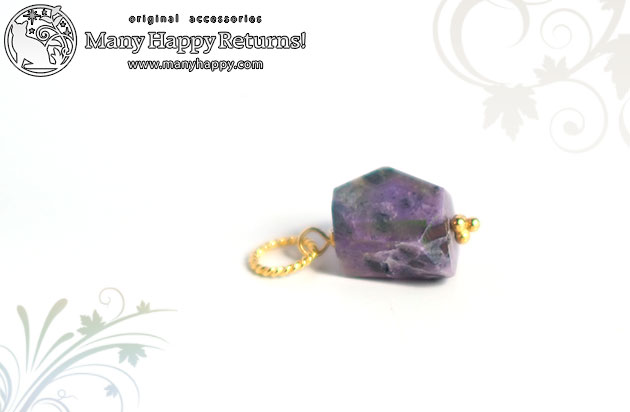 �p���[�X�g�[���l�b�N���X