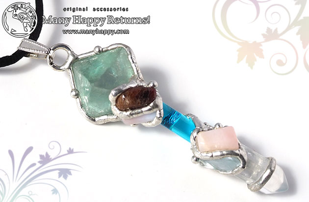 �p���[�X�g�[���l�b�N���X