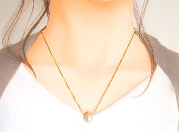 �p���[�X�g�[���l�b�N���X