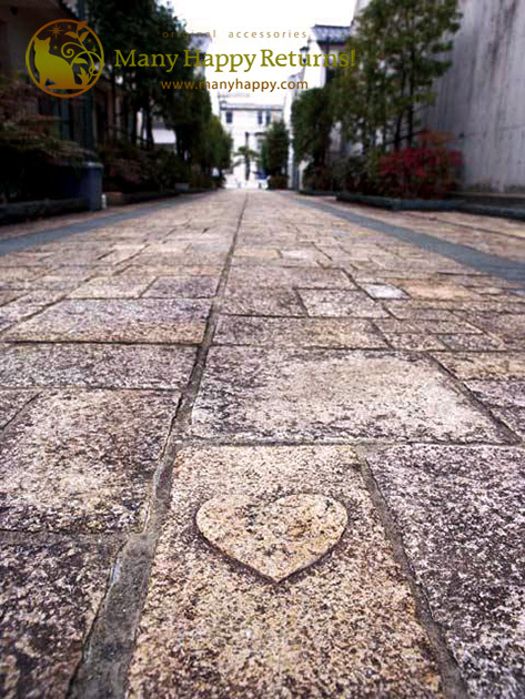 �p���[�X�g�[���E�V�R�΃A�N�Z�T���[�̓X*Many Happy Returns!*���m�点�u���O